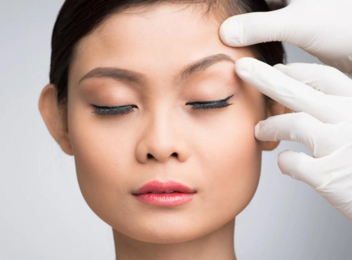 Why Is Eyelid Rejuvenation So Highly Regarded in the UAE?